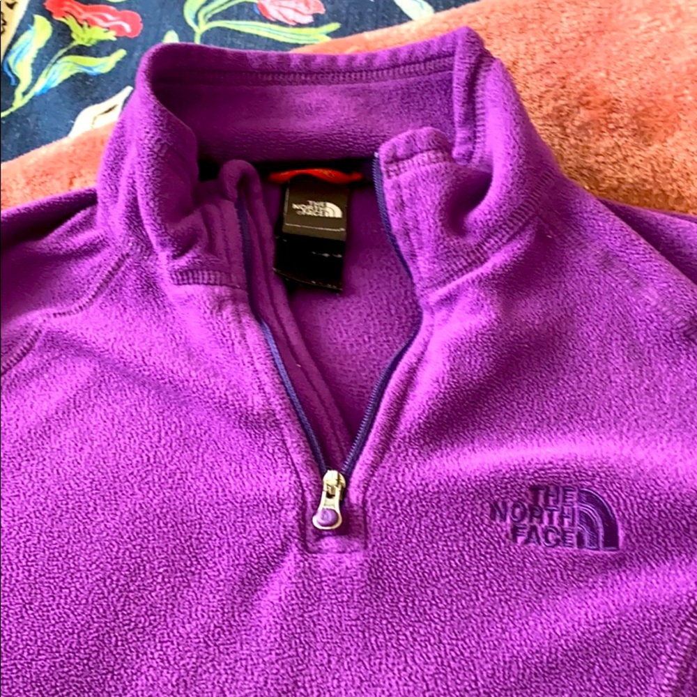 Purple Northface Women’s Xs quarter zip